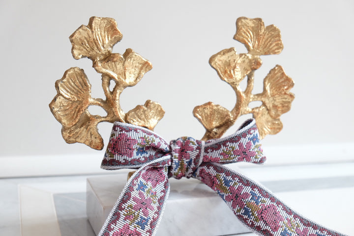 Ginkgo Statue with French Bespoke Ribbon - Woven