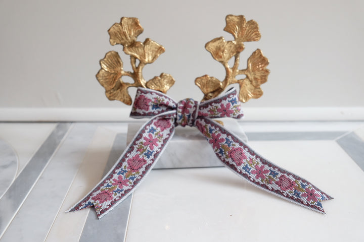 Ginkgo Statue with French Bespoke Ribbon - Woven
