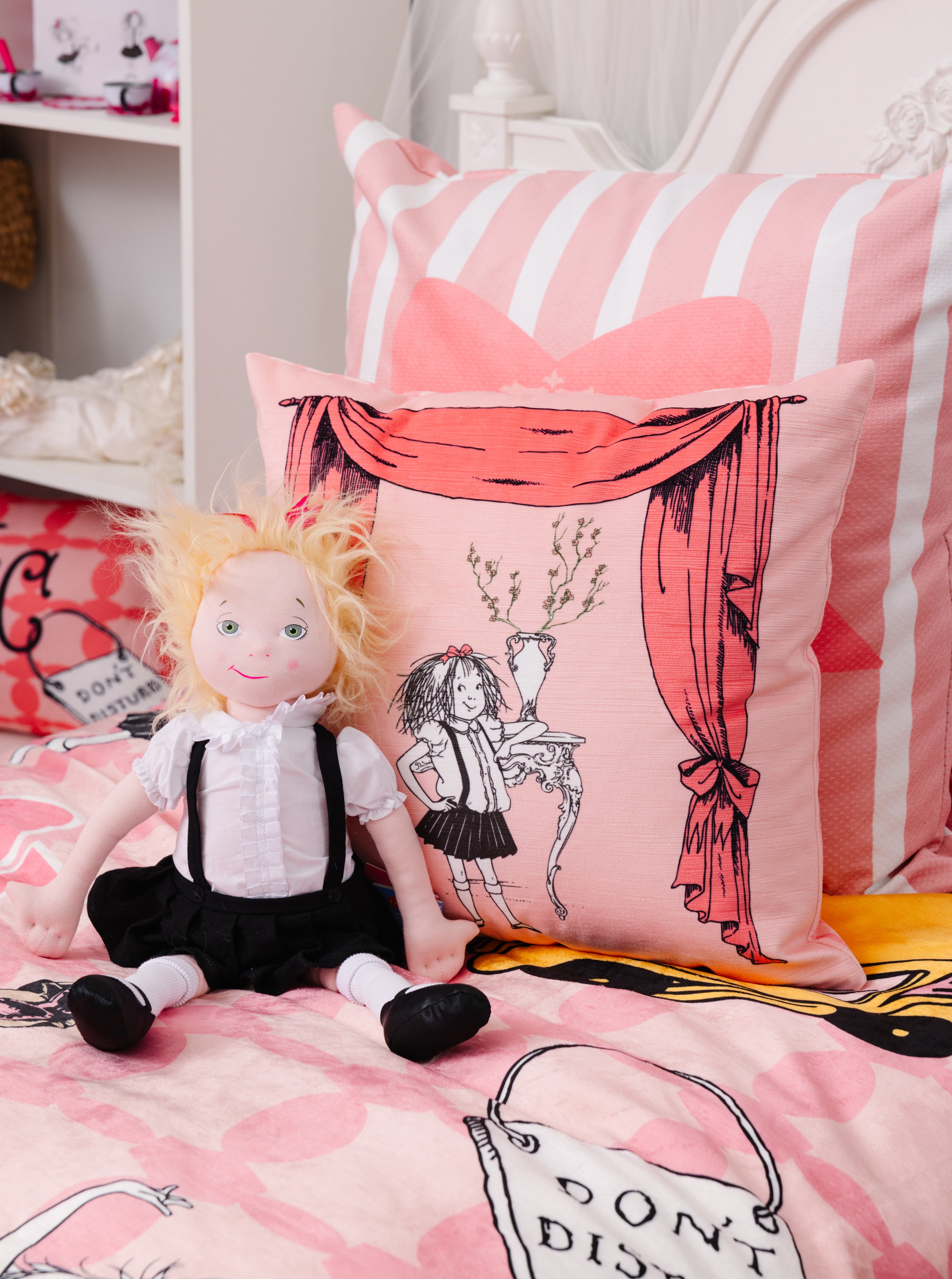 It's Me, Eloise! Bedtime Classic Book, Monogrammed Blanket, Pillow Bundle!