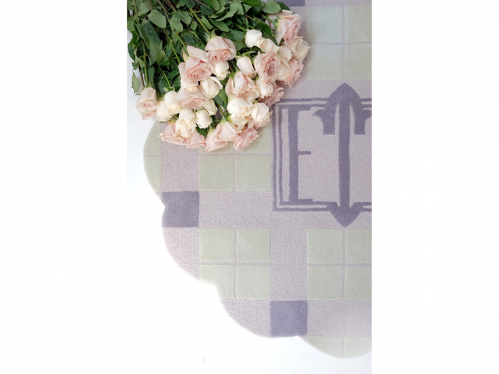 Draper With Scalloped Edges Lilac And Water Lily